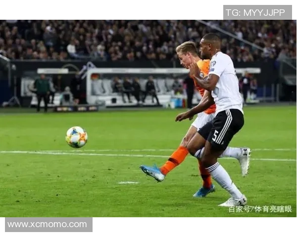 德国与巴西激战正酣勒夫表情引发球迷热议